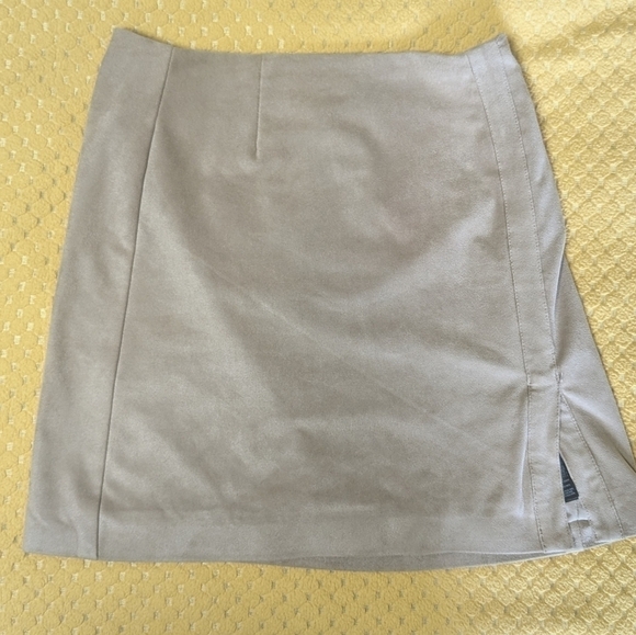 Guess Skirt Size 0 - Picture 1 of 9